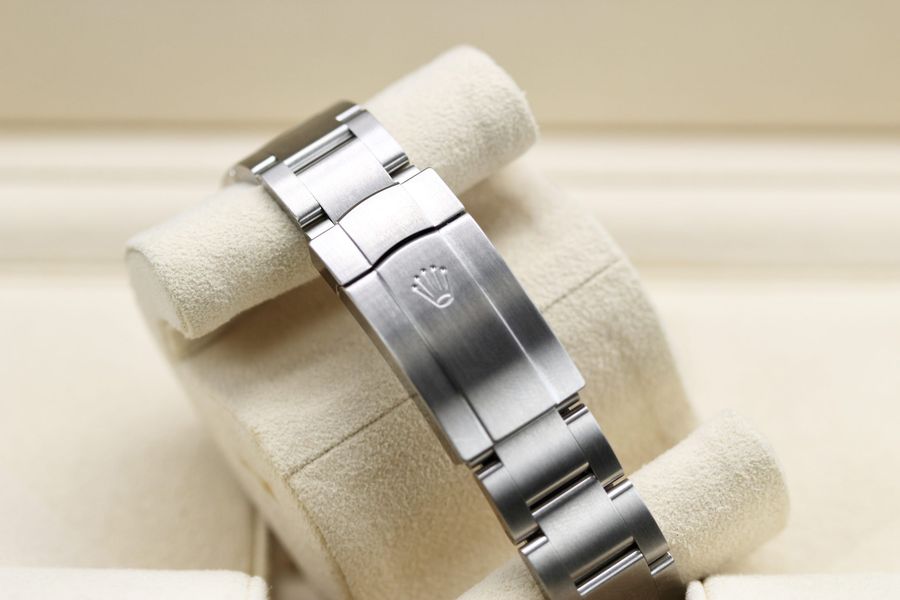 Rolex Oyster Perpetual 114300